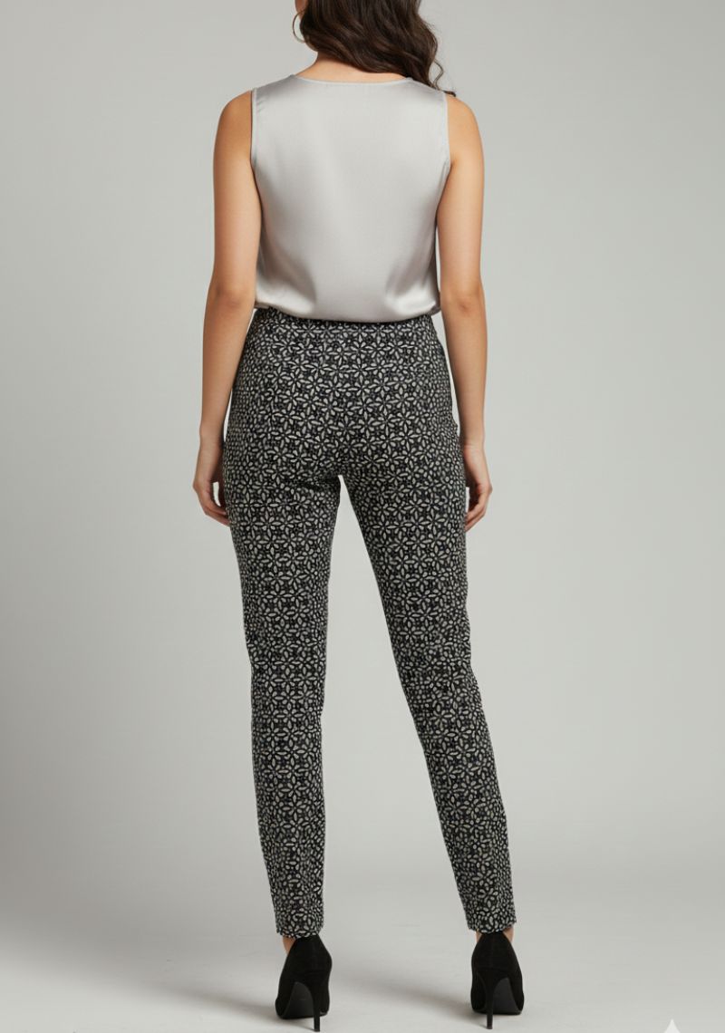 WOMENS LEGGINGS [MD] - BLACK & WHITE STRIPES